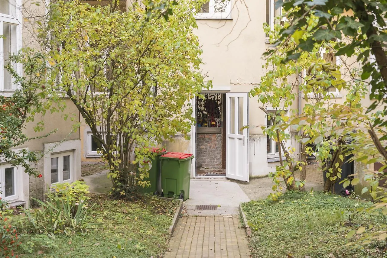 Silent Paradise Ober St Veit Vienna 0*,  Austria